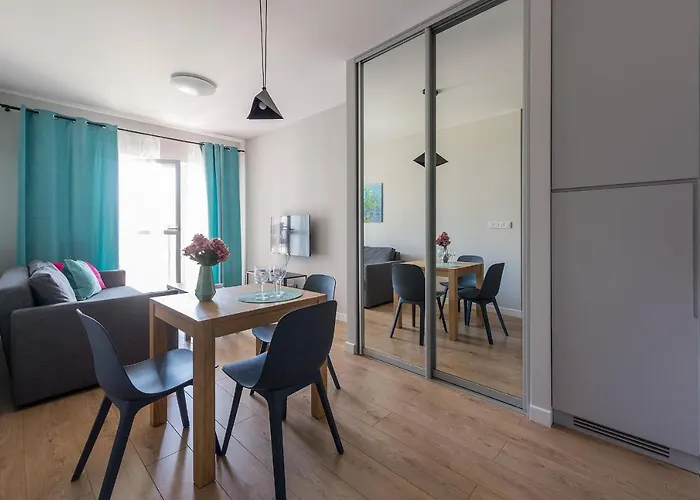 Okecie Airport Bakalarska 2 P&o Serviced