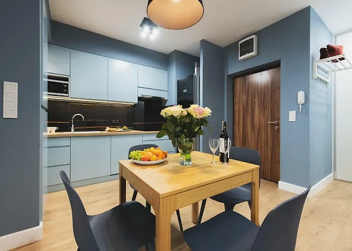 Okecie Airport Bakalarska 2 P&o Serviced