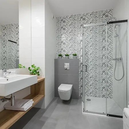 Okecie Airport Bakalarska 2 P&o Serviced *