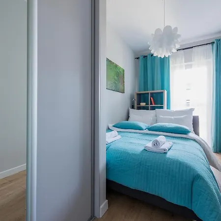 Okecie Airport Bakalarska 2 P&o Serviced * 바르샤바