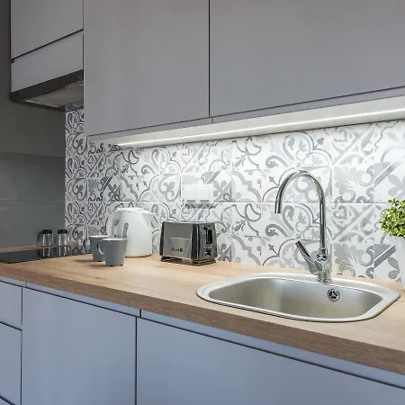 Okecie Airport Bakalarska 2 P&o Serviced *