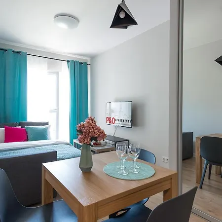 Okecie Airport Bakalarska 2 P&o Serviced * 바르샤바