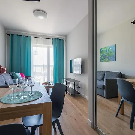 Okecie Airport Bakalarska 2 P&o Serviced *