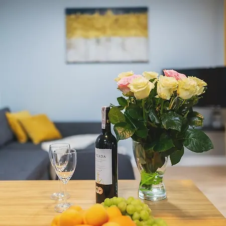 Apartment Okecie Airport Bakalarska 2 P&o Serviced