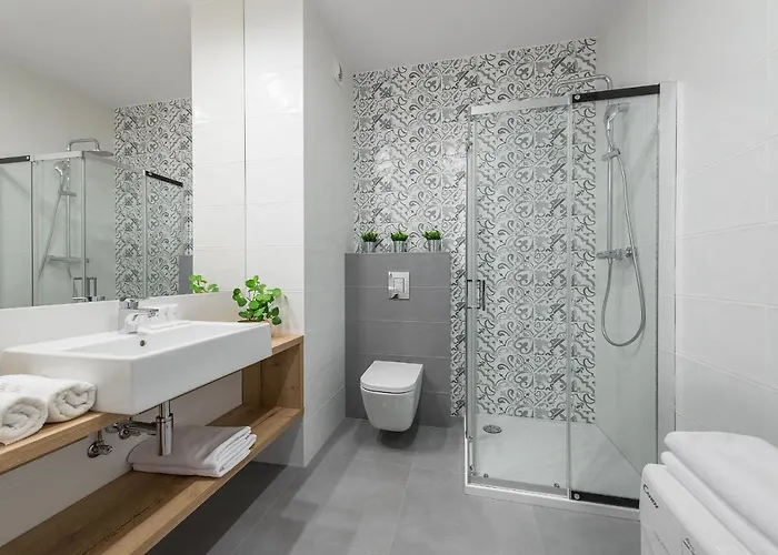 Okecie Airport Bakalarska 2 P&o Serviced *