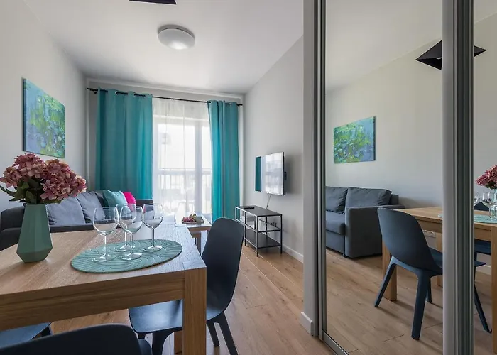 Okecie Airport Bakalarska 2 P&o Serviced *